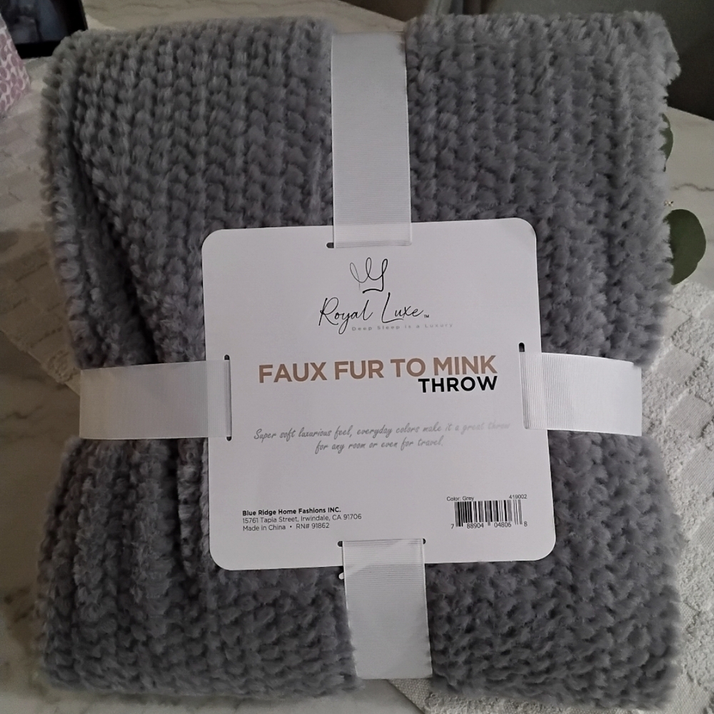 Royal Luxe Faux Fur To Mink Throw. NWT